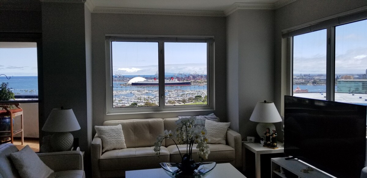 Living Room - 525 E Seaside Way