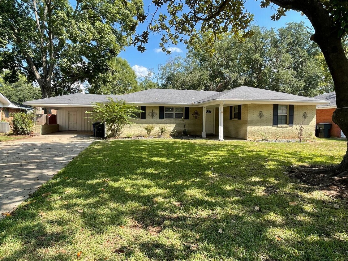 Foto principal - Broadmoor Gem! Come See Today!