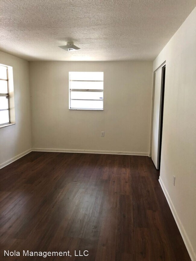 Building Photo - 3 br, 1 bath House - 8311 Hillsborough Ln
