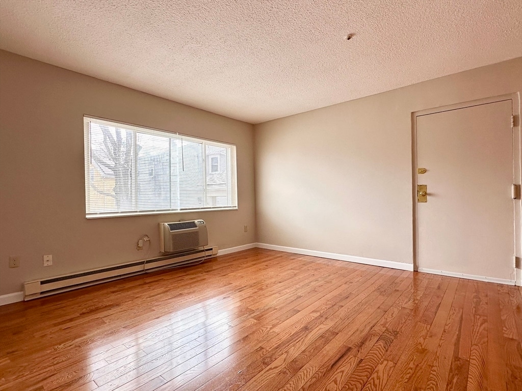 Foto principal - 71 Pond St