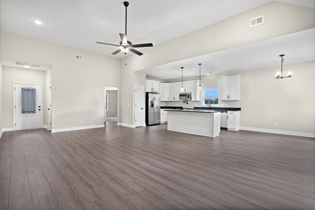 Foto del edificio - New Construction Emerald Floor Plan Near Exit 4