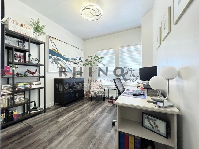 Foto del edificio - 4276 S Main St