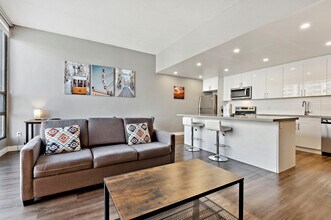 Building Photo - 78 Gerrard St W