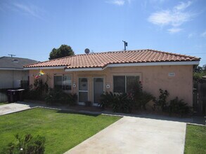 Building Photo - 3648-3650 E Wilton St