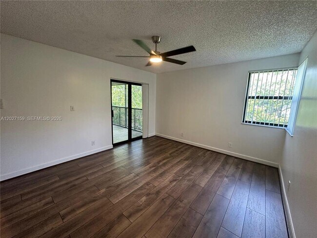 Foto del edificio - 10161 W Sunrise Blvd