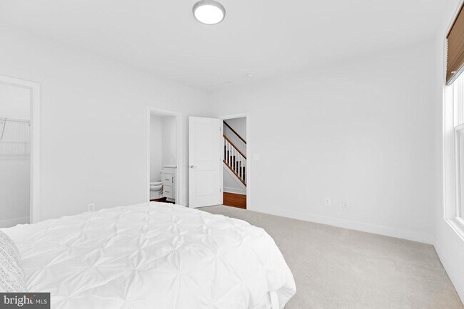 Building Photo - 13725 Aviation Pl