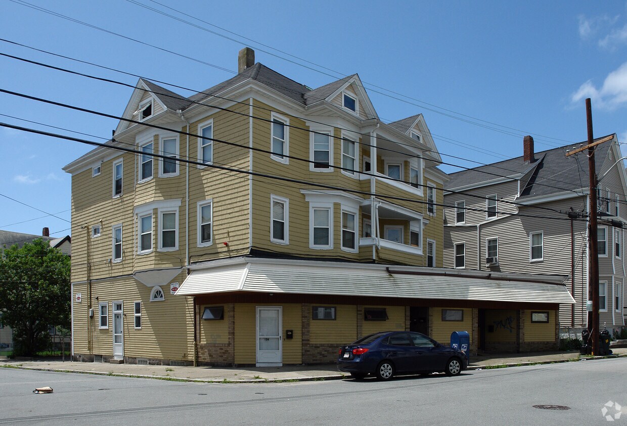 124130 Thompson St, New Bedford, MA 02740 Apartments in New Bedford, MA