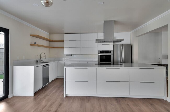 Foto del edificio - 2032 W 171st St