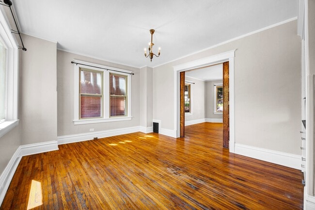 Sala de estar - 502 W High St