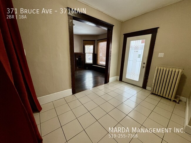 Photo du bâtiment - BEAUTIFUL 2 BED/1 BATH MAIN UNIT + HYDRO