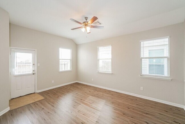 Building Photo - 14115 Long Meadow Dr