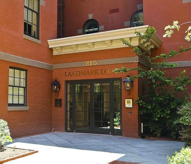 Foto del edificio - 215 I St NE