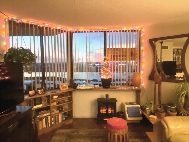 Foto del edificio - 1240 Harmon Cove Tower