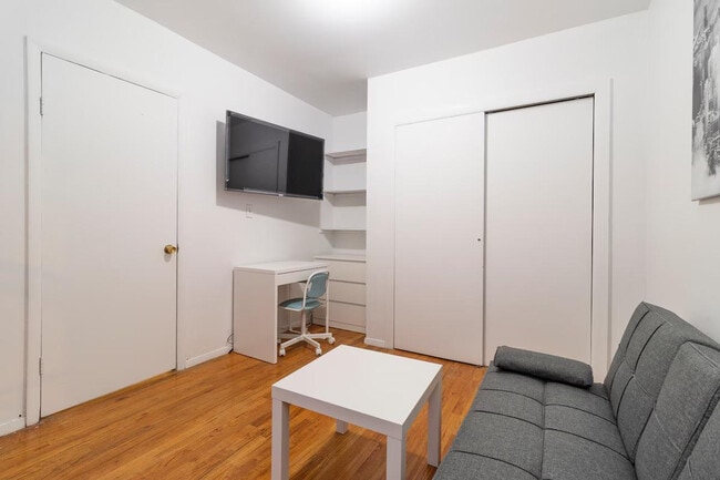 Foto del edificio - 1666 3rd Ave