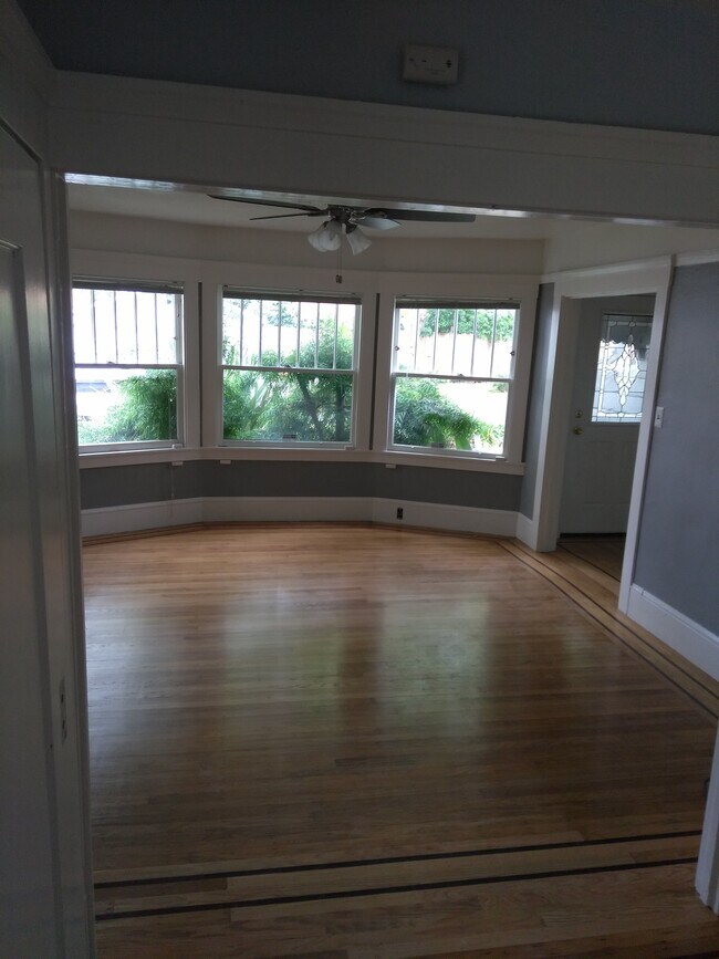 Living room - 2112 11th Ave
