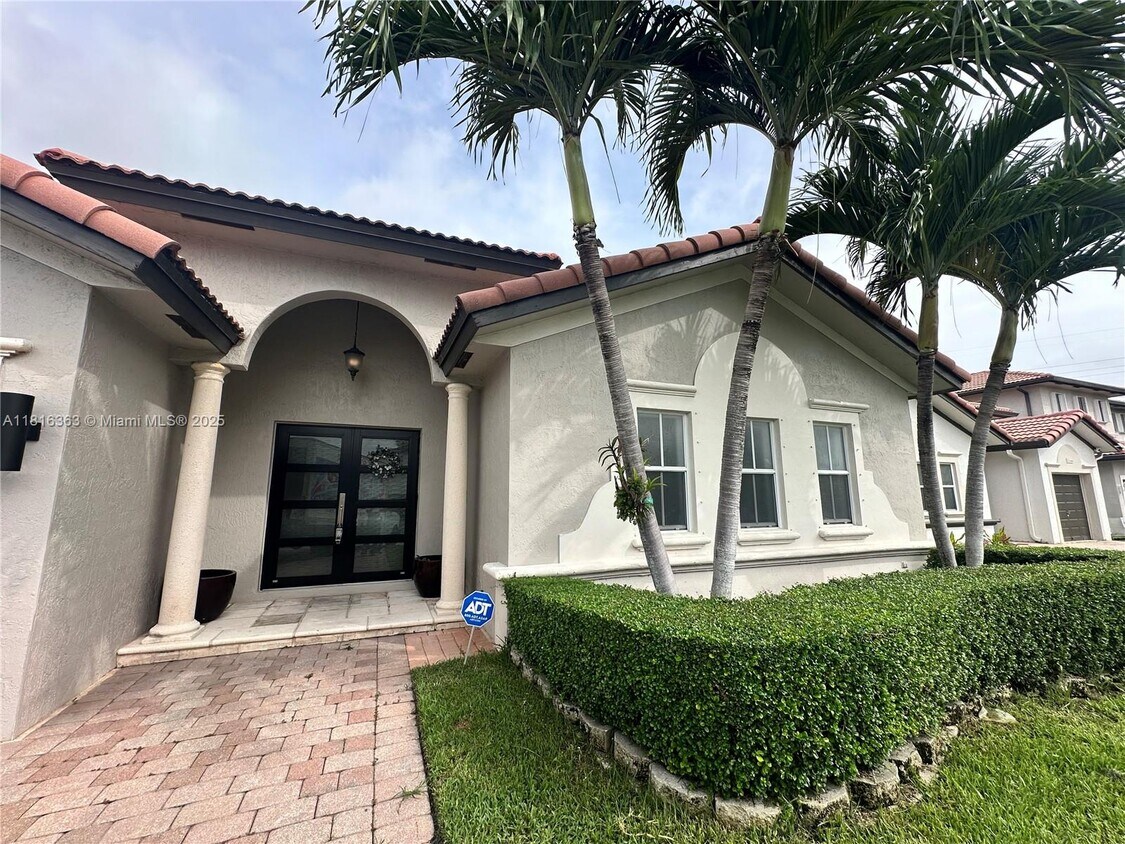 Primary Photo - 13348 SW 122nd Ave