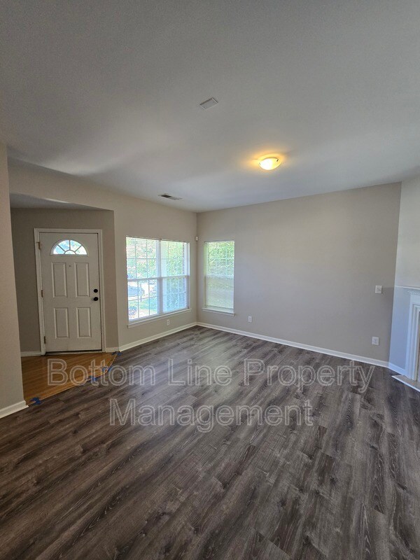 Foto del edificio - 8630 Carolina Lily Ln