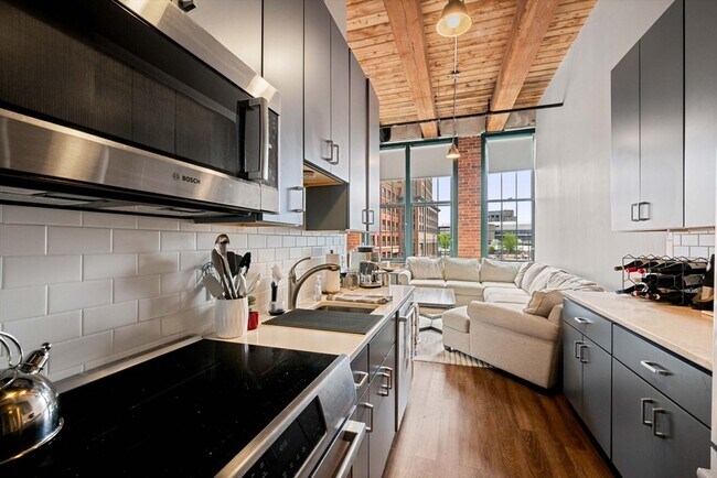 Building Photo - 63 Melcher St