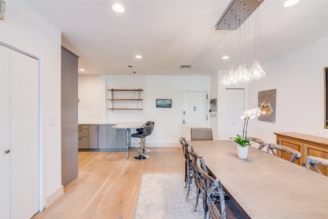 Foto del edificio - 75 Liberty Ave