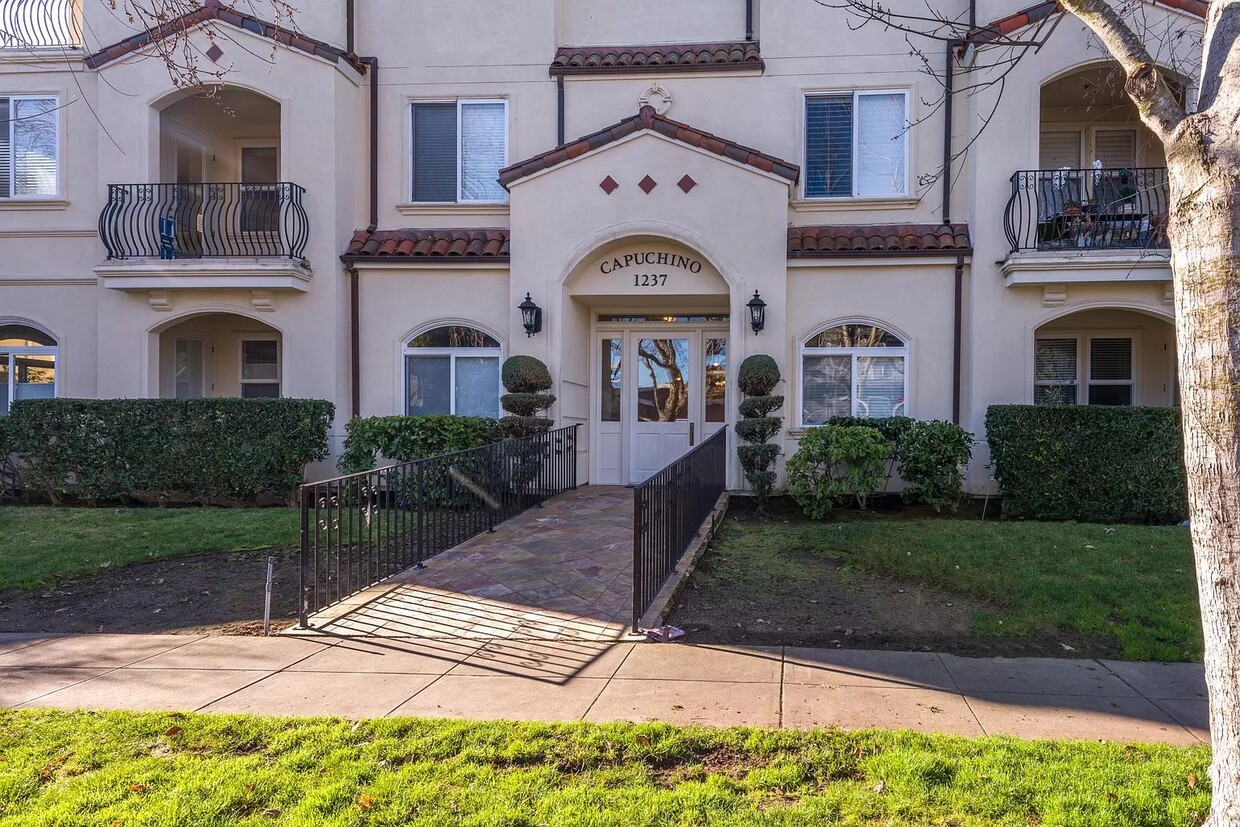 1237 Capuchino Ave Unit Apt 2, Burlingame, CA 94010 Condo for Rent in