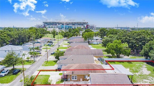 Foto del edificio - 3321 W Woodlawn Ave