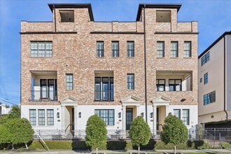 Building Photo - 3850 Glen Arbor Dr