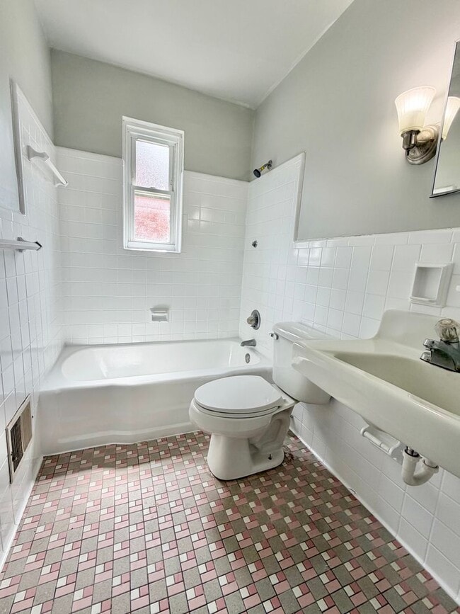 Photo - Nice 3 Bed/1 Bath Brick House for Rent in Mount Healthy.