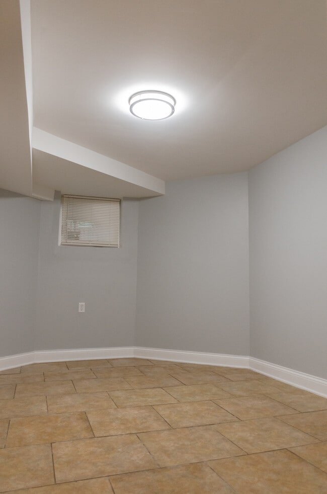 Foto del edificio - 1719 W Greenleaf Ave