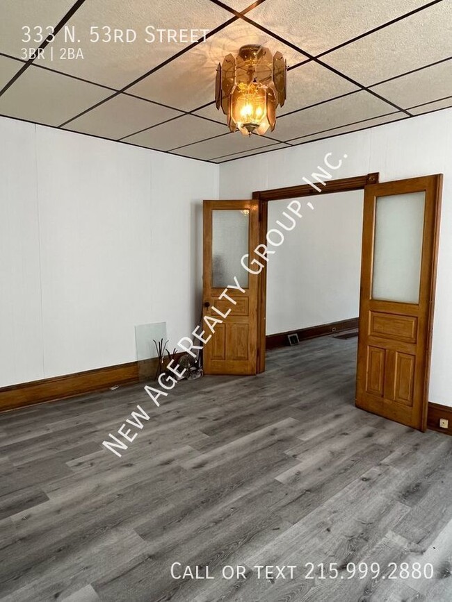 Building Photo - Spacious 3 bedroom, 1.5 bathroom house loc...