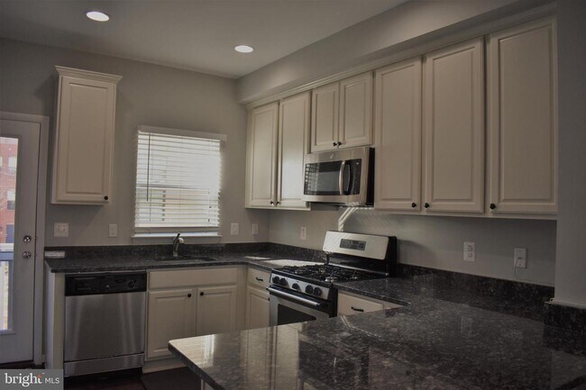 Foto del edificio - 4537 Madison St