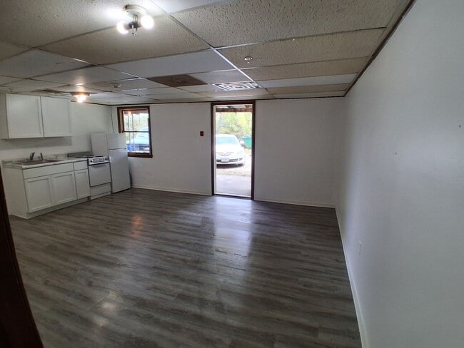 Building Photo - 13635 State Rte V