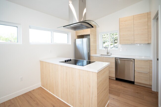 Building Photo - 4124 W Ave 42