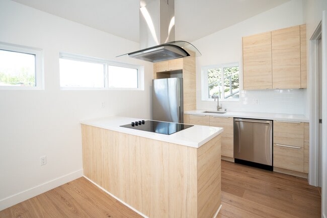 Building Photo - 4124 W Ave 42