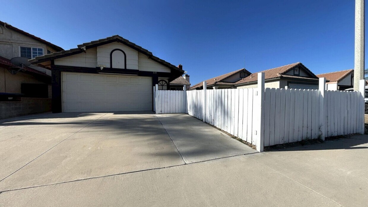 Foto principal - Charming 2 Bedroom 2 Bath home in Perris!