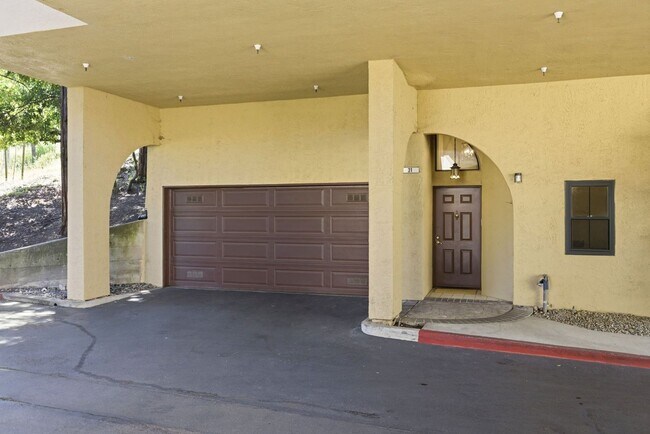 Foto del edificio - 3279 Mt Diablo Ct