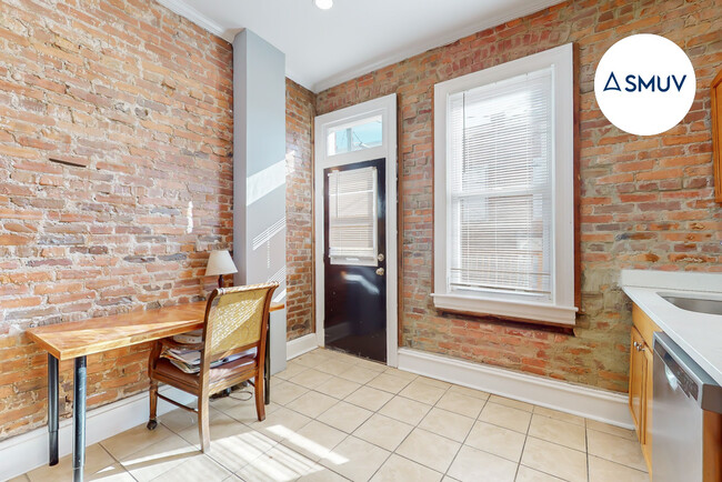 Foto del edificio - 225 E 25th St