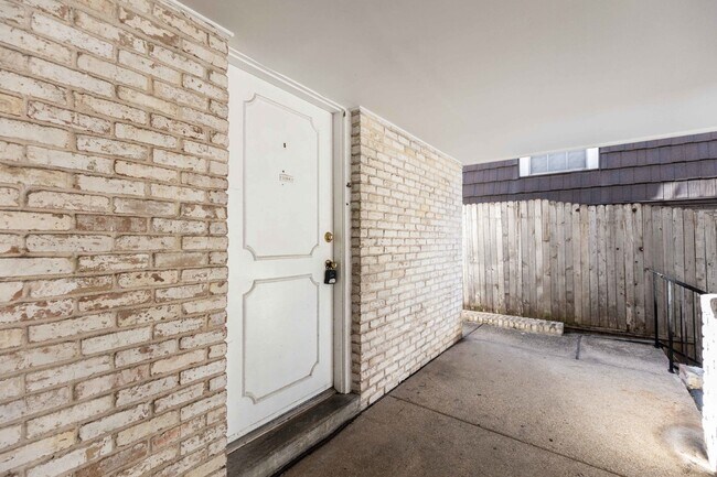 Foto del edificio - 8038 Broadway #118K