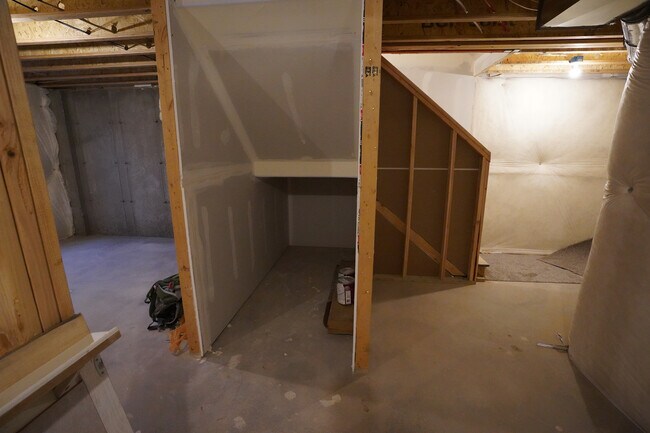 Building Photo - 738 N 2560 E