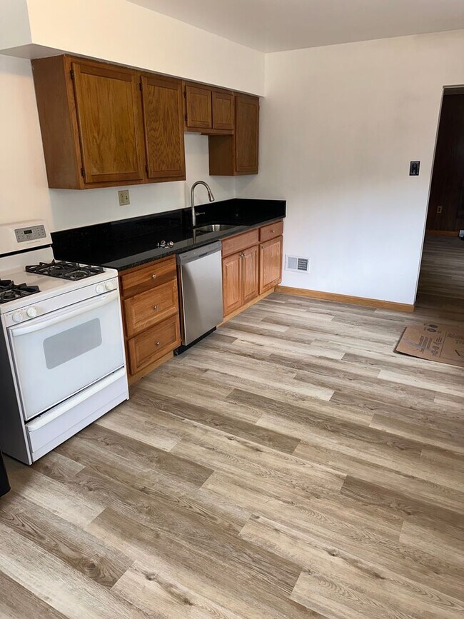 Photo - 417 Pearl St House