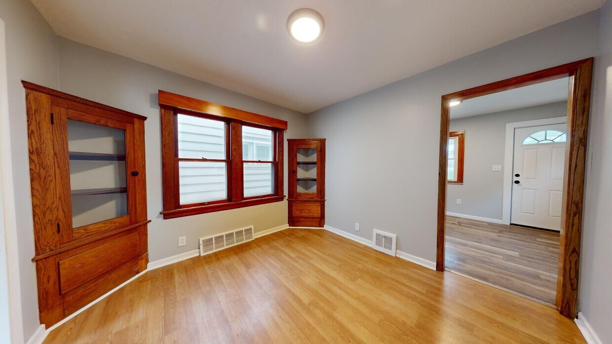 Primary Photo - West Park Spring Move In Special - 3 Bedro...