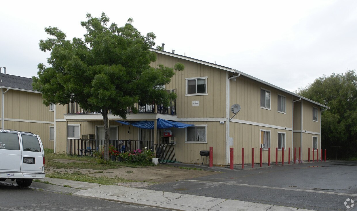 Building Photo - Skipper Apartments