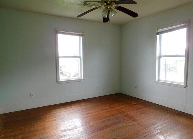 Foto del edificio - 2117 Grover Ave