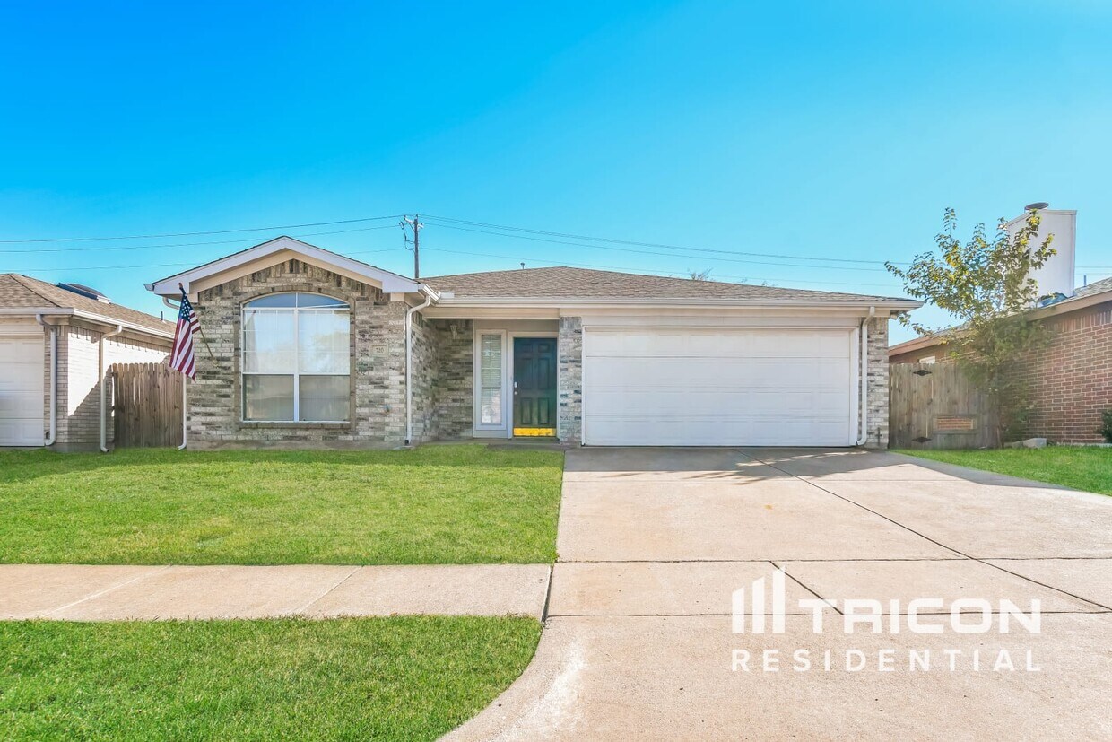 Foto principal - 720 Charles City Dr