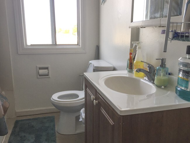 3HAB, baño - 1612 Ohio St