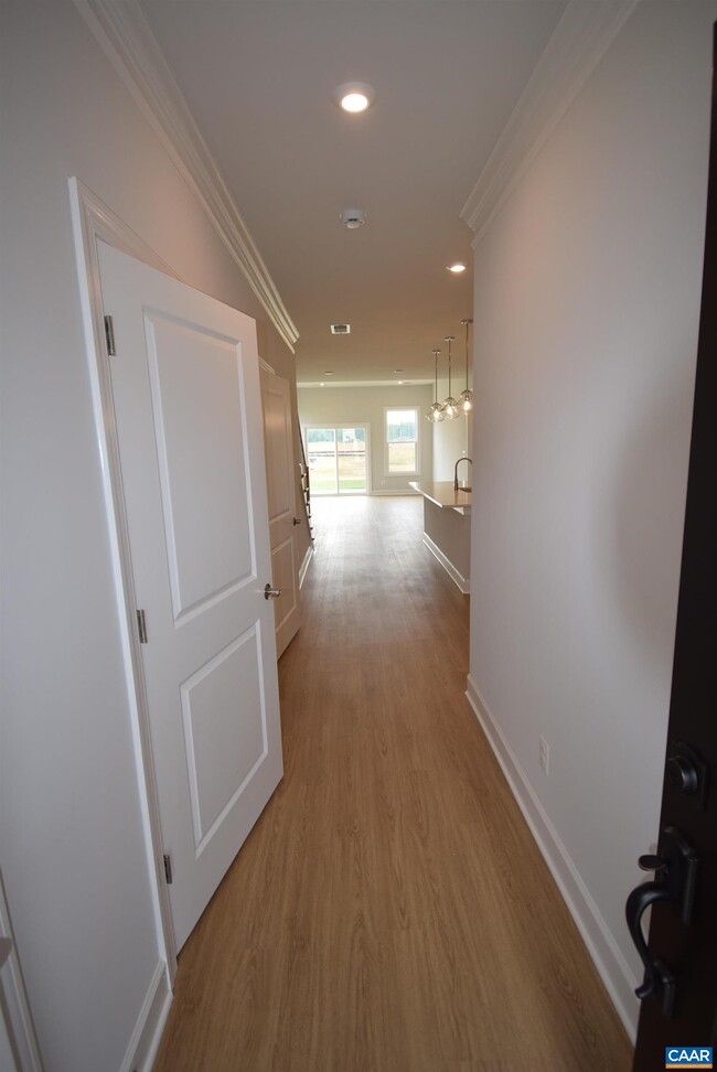 Building Photo - 129 Crabapple Ln