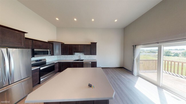 Building Photo - 3 br, 3 bath Townhome - 4113 Shoal Loop SE
