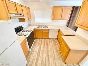 Building Photo - 3282 Dragon Fly St