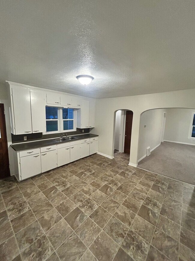 Foto del edificio - 270 W Pine St NE