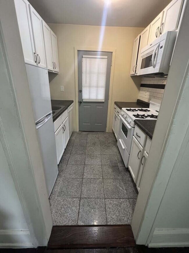 Foto del edificio - 1 Br / 1 Ba Historical Apartment in a Beau...