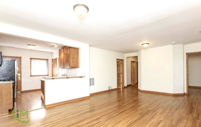 Building Photo - 341 S Taylor Ave
